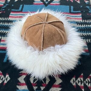 Sundance Genuine Shearling and suede hat Sz M.